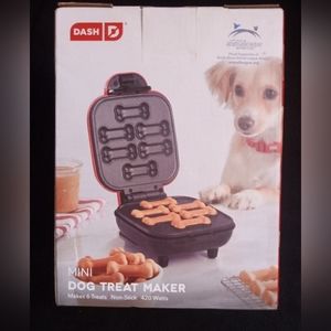 Dash mini dog treat maker